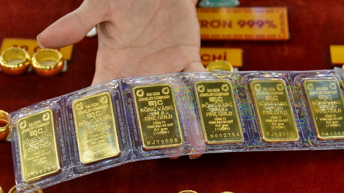 Giá vàng SJC đi ngang khi giá vàng thế giới "neo" ở mức cao