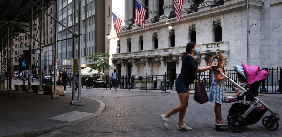 Chứng khoán Mỹ tăng điểm mạnh bởi kỳ vọng Fed chuyển hướng chính sách