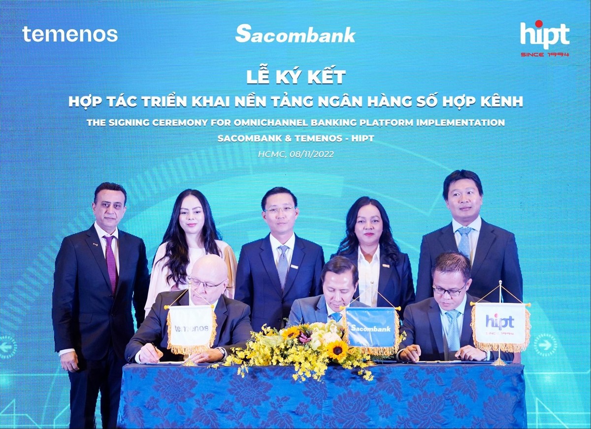 Nghi thức ký kết hợp tác giữa Sacombank và liên danh Temenos – HiPT.
