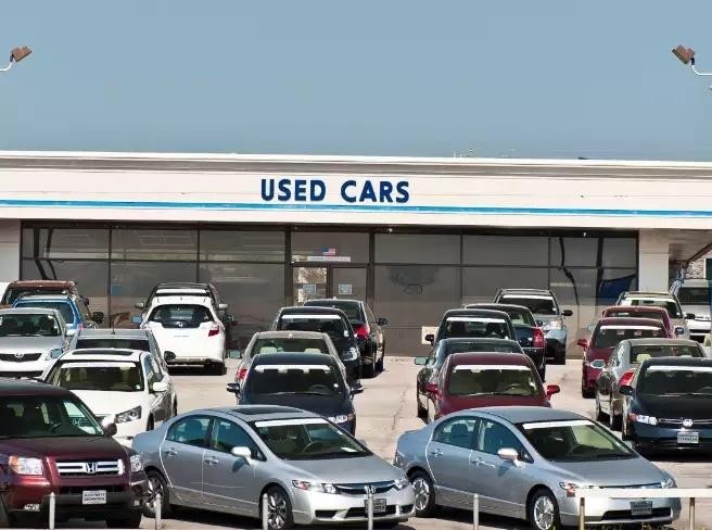 Giá của ôtô cũ tại Mỹ được dự báo sẽ giảm vào năm sau. Ảnh: Reuters.