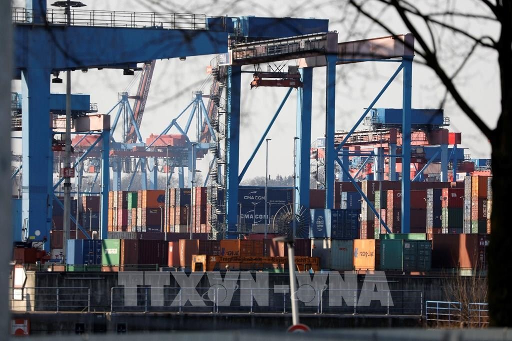 Toàn cảnh cảng container ở Hamburg, miền Bắc Đức. Ảnh: AFP/TTXVN 