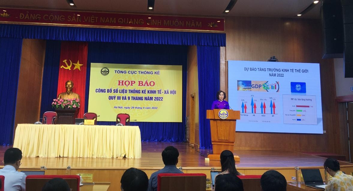 Bà Nguyễn Thị Hương, Tổng cục trưởng Tổng cục Thống kê thông tin về tình hình kinh tế-xã hội quý 3 và 9 tháng đầu năm 2022