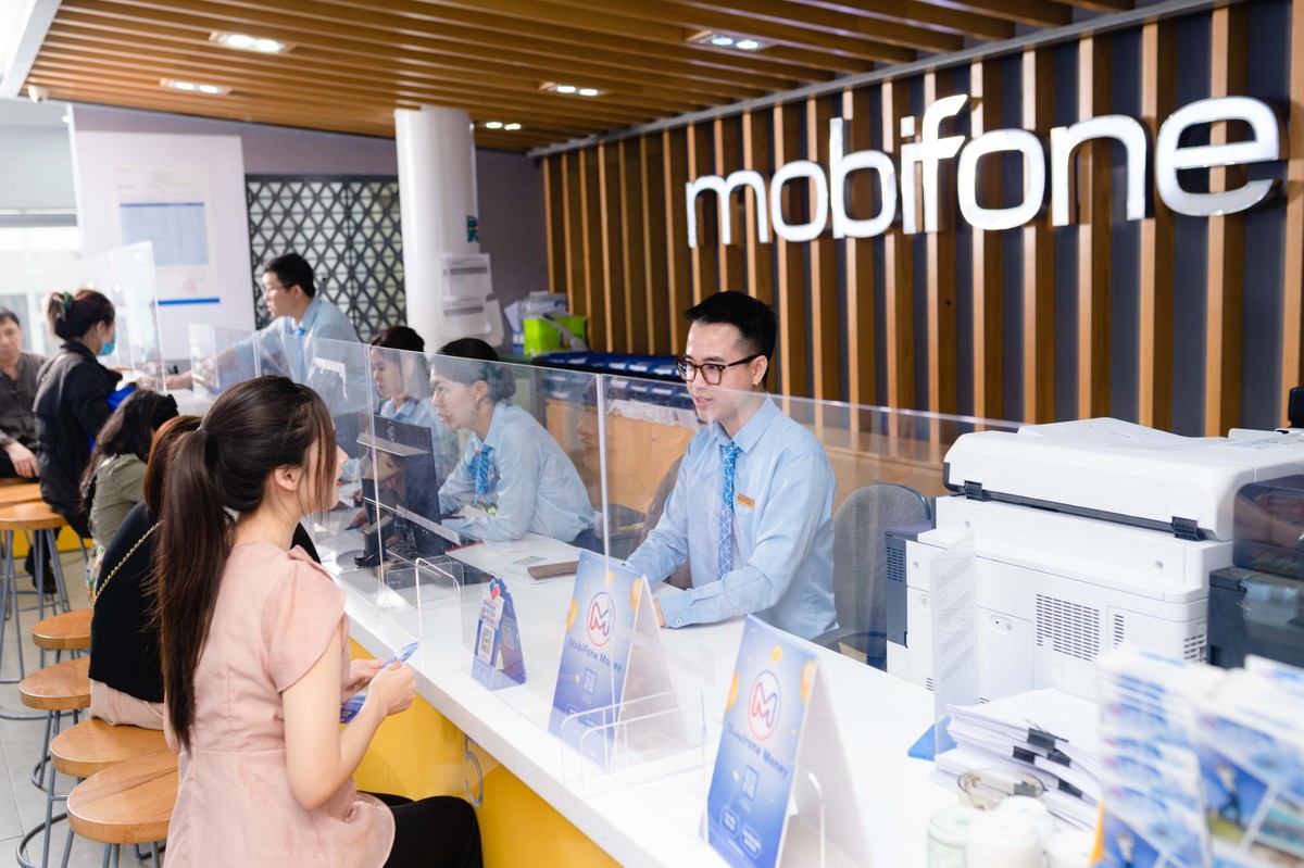 Tri ân khách hàng nhân dịp "sinh nhật vàng" 30 năm, MobiFone triển khai loạt ưu đãi hấp dẫn cho các dịch vụ số