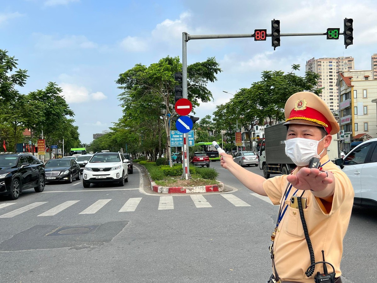 Hà Nội thí điểm điều chỉnh tổ chức giao thông tuyến đường Long Biên