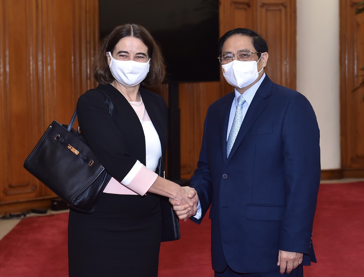 Đại sứ Australia tại Việt Nam bà Robyn Mudie và Thủ tướng Phạm Minh Chính - Ảnh: Đại sứ quán Australia 