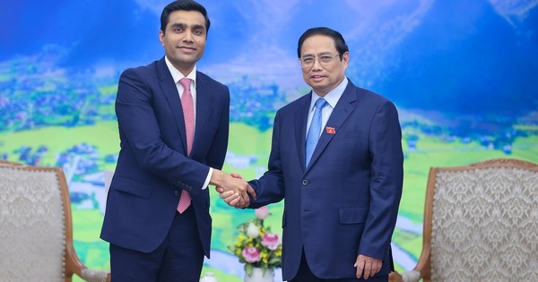 Thủ tướng Phạm Minh Chính tiếp ông Karan Adani, Tổng giám đốc Công ty Cảng và Đặc khu kinh tế, thuộc Tập đoàn Adani - Ảnh: VGP/Nhật Bắc
