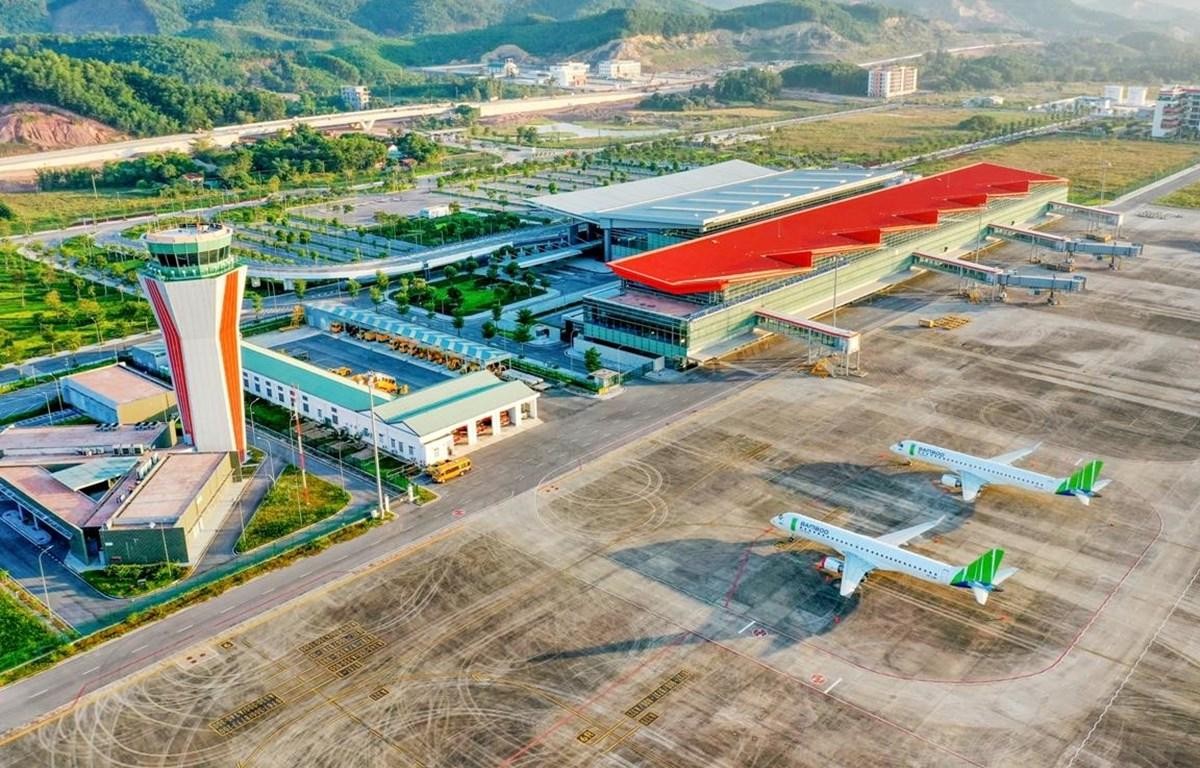 Cảng hàng không Vân Đồn là dự án được đầu tư theo hình thức xã hội hóa sân bay đầu tiên tại nước ta