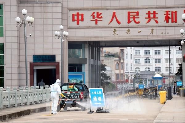 Phía Trung Quốc vẫn duy trì hoạt động khử khuẩn ở khu vực cửa khẩu