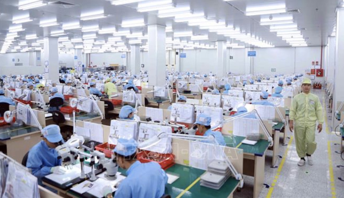 Dây chuyền sản xuất linh kiện điện tử tại Công ty điện tử YPE Vina - Hàn Quốc tại khu công nghiệp Bình Xuyên 2 Vĩnh Phúc. Ảnh (tư liệu): Hoàng Hùng/TTXVN
