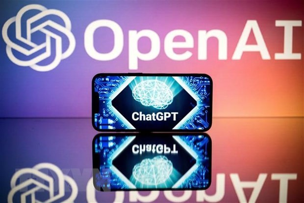 Công cụ ChatGPT sử dụng trí tuệ nhân tạo (AI) của OpenAI đang tạo ra sự thay đổi lớn trong một số ngành nghề. (Ảnh: AFP/TTXVN)