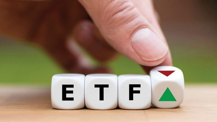 Khối ngoại mua ròng hơn 700 tỷ đồng trong phiên cơ cấu danh mục ETFs 