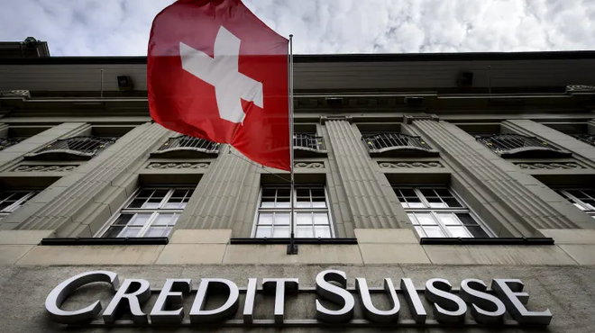 Giá cổ phiếu của Credit Suisse chạm mức thấp kỷ lục mới