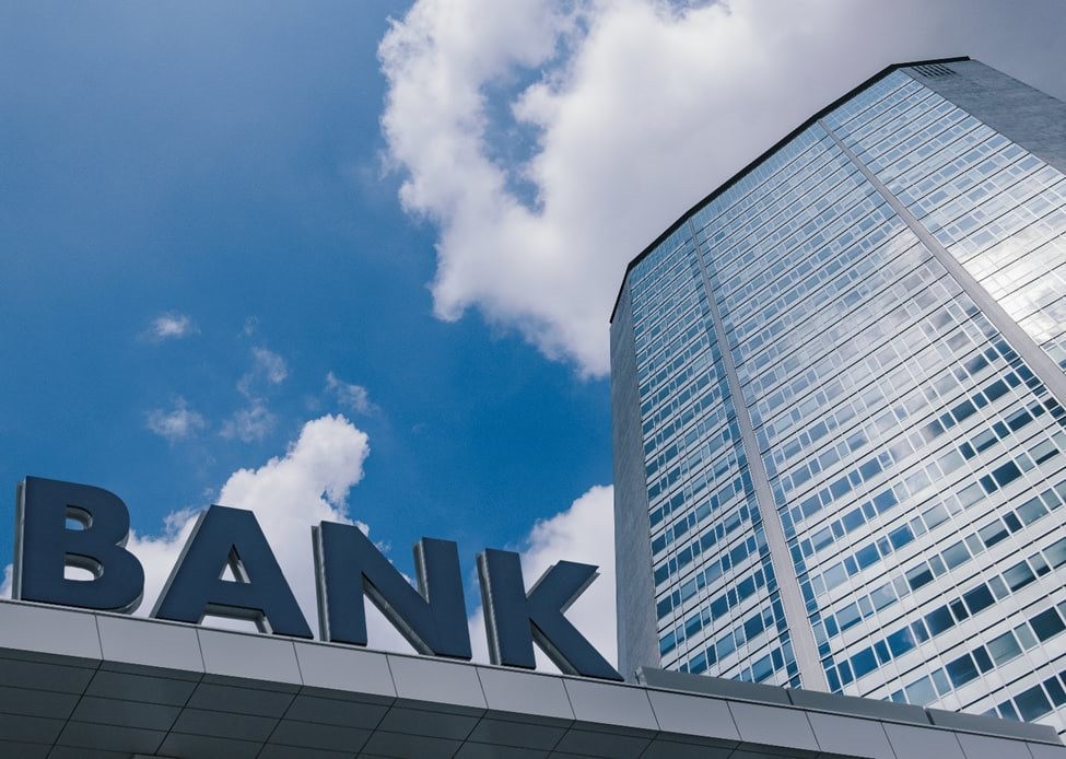 6 ngân hàng lọt Top 10 các Công ty Đại chúng uy tín và hiệu quả năm 2023