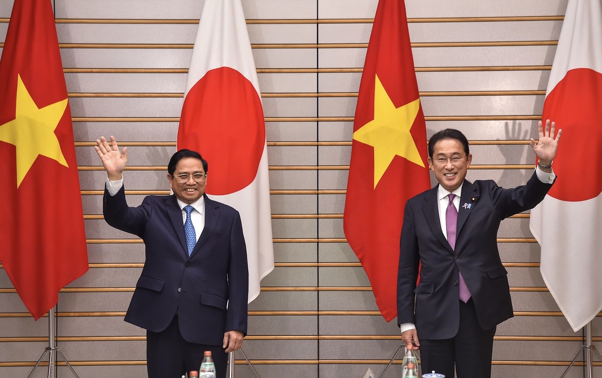 Tuyên bố chung Việt Nam - Nhật Bản: Việt Nam và Nhật Bản đã đưa ra tuyên bố chung về việc tăng cường hợp tác giữa hai nước. Tuyên bố đề xuất thúc đẩy một mối quan hệ lâu dài và bền vững về kinh tế, văn hóa và văn minh. Các quan chức hai nước sẽ cùng cố gắng để thực hiện những tiềm năng hợp tác giữa hai quốc gia.