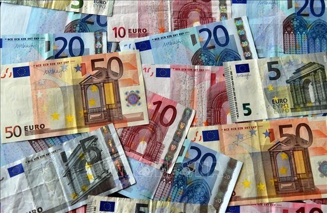 Đồng Euro giảm sâu đã trở thành tin đồn với những người yêu thích tiền tệ. Nếu bạn muốn xem trực quan hơn về sự thay đổi này, hãy xem bức hình này để được hiểu rõ tình hình thực tế.